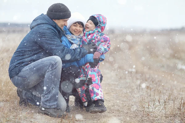 Aile içinde kış — Stok fotoğraf