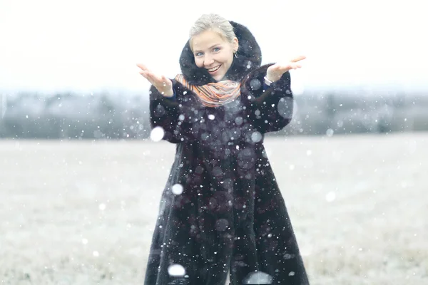 Ragazza in inverno — Foto Stock