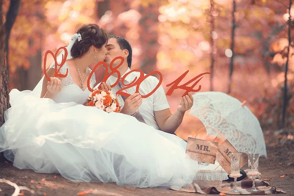 Beso de pareja —  Fotos de Stock