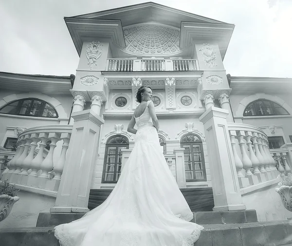 Bride near castle — Stock Photo, Image