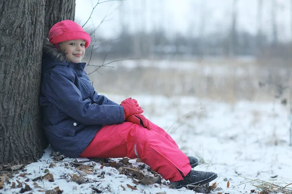 Κορίτσι το χειμώνα — Φωτογραφία Αρχείου