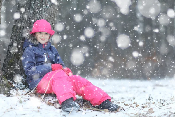 Menina no inverno — Fotografia de Stock