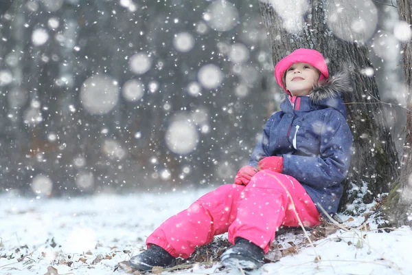 Menina no inverno — Fotografia de Stock