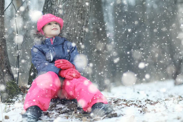 Menina no inverno — Fotografia de Stock