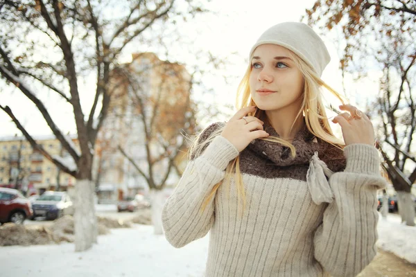 Blonde girl in winter — Stock Photo, Image