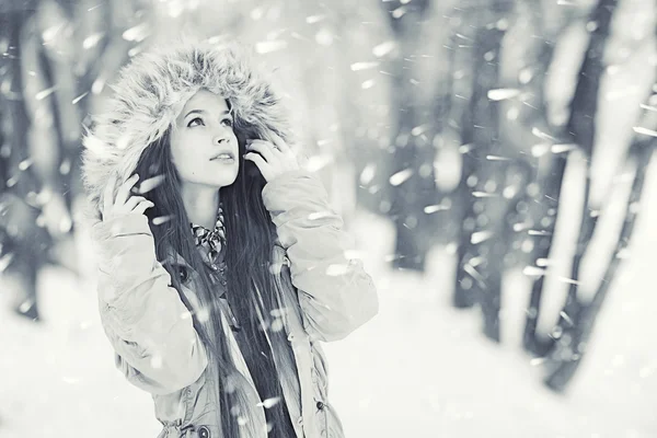 冬の美しい少女 — ストック写真