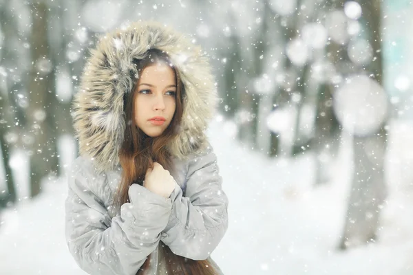 Belle fille en hiver — Photo