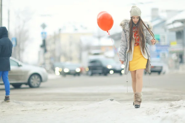 Jeune fille le jour de la Saint Valentin — Photo