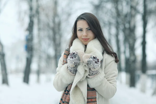 Kış genç kız portre — Stok fotoğraf