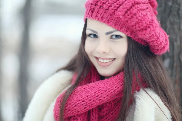 Inverno jovem menina retrato — Fotografia de Stock