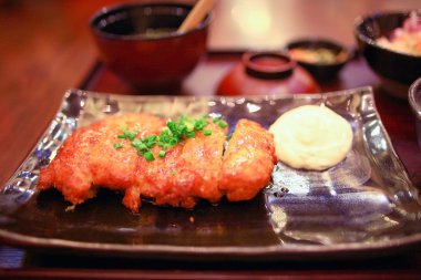 Masasına restoranda yemek