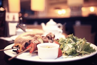 Meze Restoran plaka ve şarap