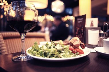 Meze Restoran plaka ve şarap