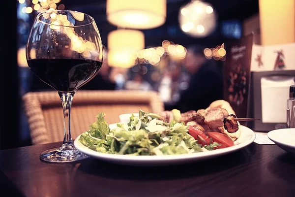 Meze Restoran plaka ve şarap