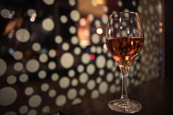 Бокал красного вина — стоковое фото