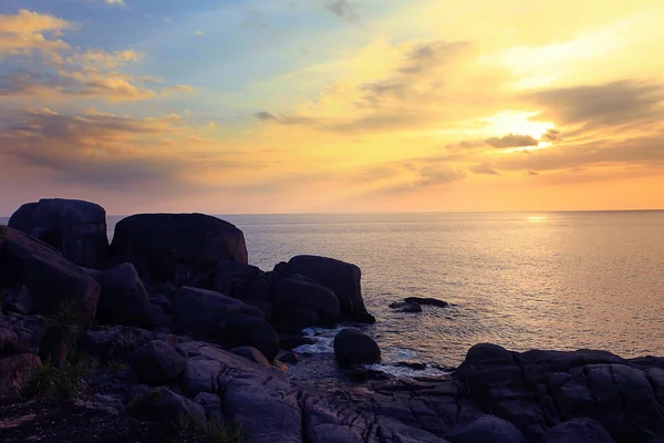 Zee strand bij zonsondergang — Stockfoto