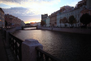 Köprü ve Floransa Nehri