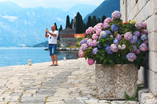 Man neemt foto in Montenegro — Stockfoto