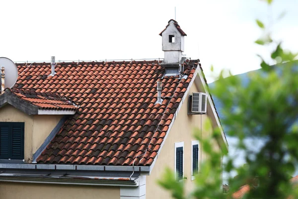 屋顶的老房子在欧洲 — 图库照片