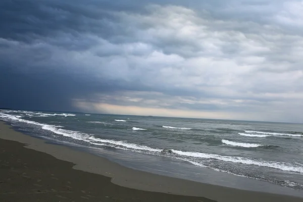 Storm op de Oceaan kust — Stockfoto