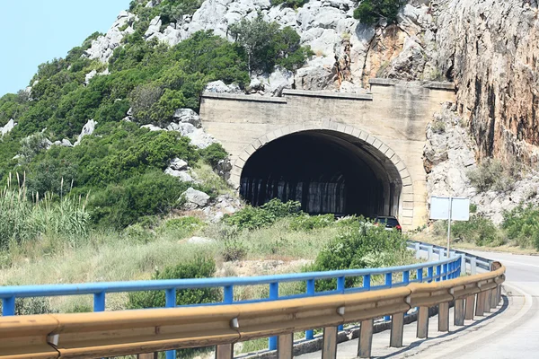 Górski tunel drogowy — Zdjęcie stockowe