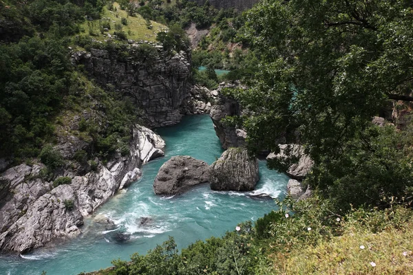 Rivier berglandschap — Stockfoto