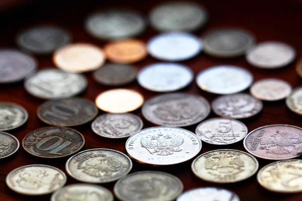 Dispersión de monedas rublos — Foto de Stock