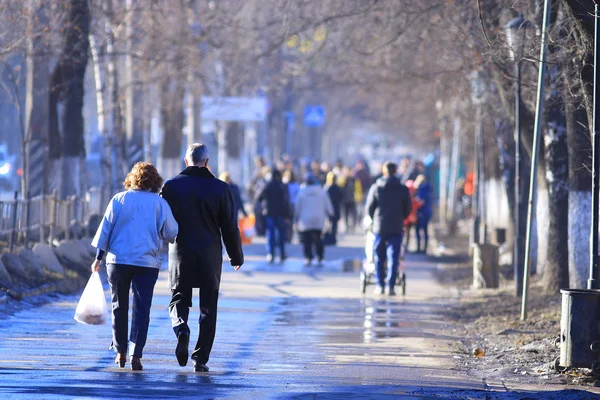 Menigte van mensen op de straat — Stockfoto