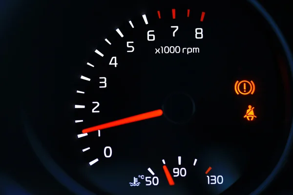 Bilen dashboard med varvräknare — Stockfoto