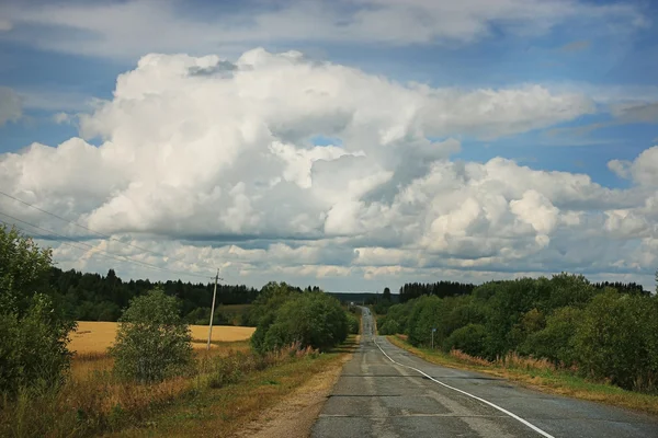 Venkovská silnice na venkově — Stock fotografie