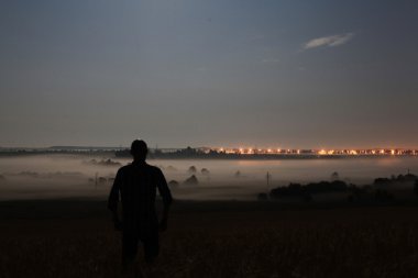 şehir ışıkları ufukta