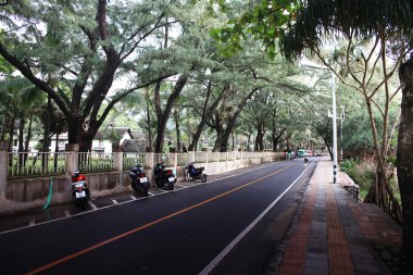 Güzel eski Avrupa sokaklarında