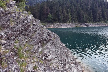 dağ gölü manzarası