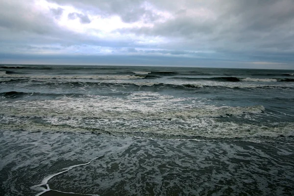 Tempesta sulla costa dell'oceano — Foto Stock