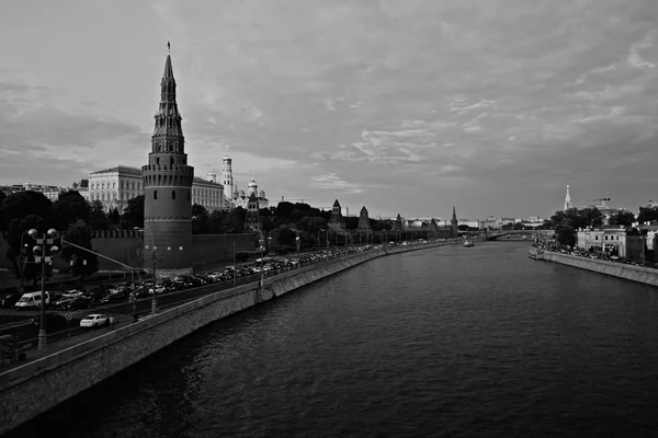 Moskou straat kathedralen — Stockfoto