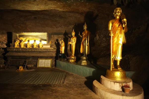 Statue di Buddha nel tempio — Foto Stock