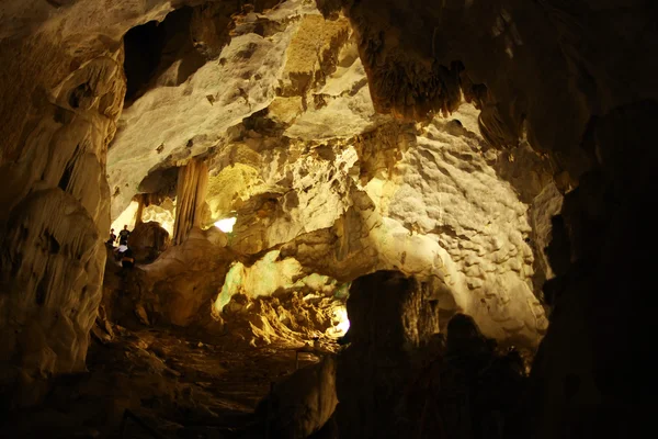 Spelunking σπήλαιο σταλακτιτών — Φωτογραφία Αρχείου