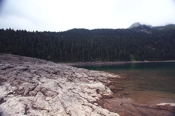 Paesaggio lago di montagna — Foto Stock