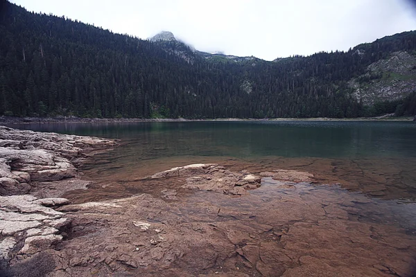 Paesaggio lago di montagna — Foto Stock