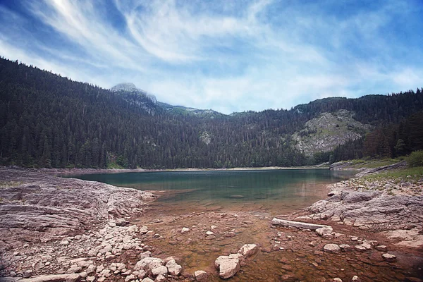 Sjön bergslandskap — Stockfoto