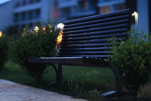 Bank auf der Promenade — Stockfoto