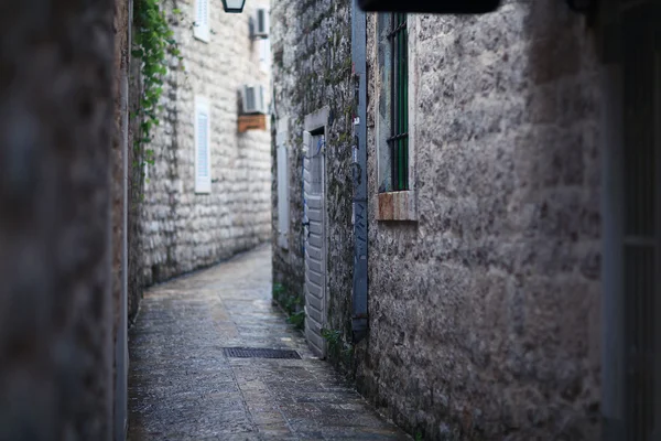 Geplaveide straat stenen muren — Stockfoto