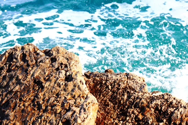 바위와 물 파도 — 스톡 사진