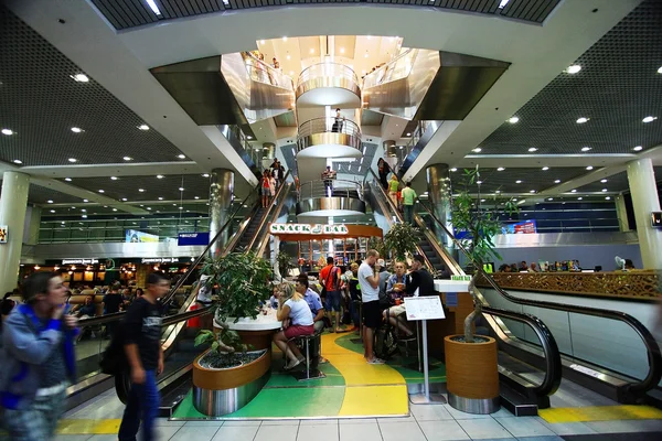 People walking and shopping in Europe — Stock Photo, Image