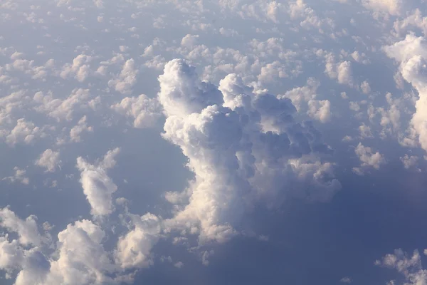 Kabarık bulutlar görünümü — Stok fotoğraf