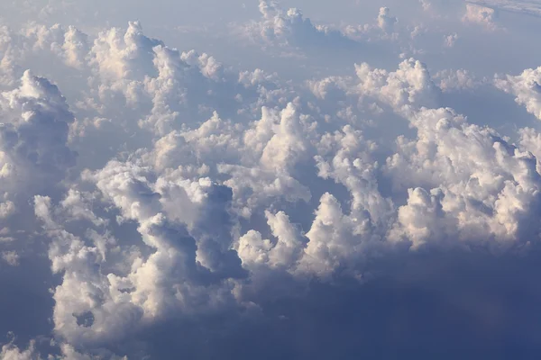 Kabarık bulutlar görünümü — Stok fotoğraf
