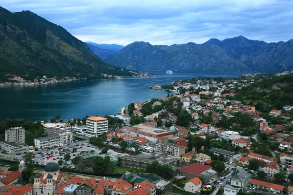 Avrupa Bina kırmızı çatılar