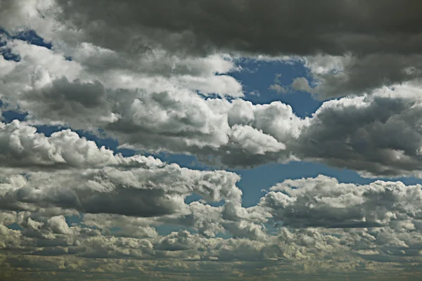 Céu dramático com nuvens — Fotografia de Stock