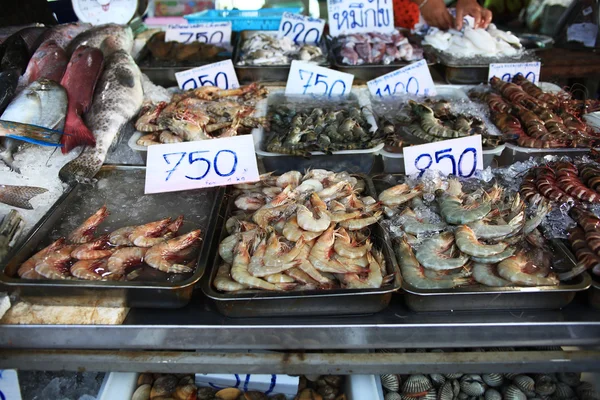 Frutos do mar em uma loja de rua — Fotografia de Stock