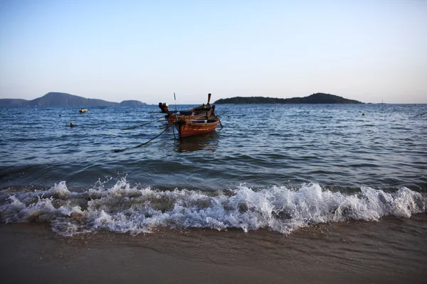 Deniz dalga sahil sörf köpük — Stok fotoğraf